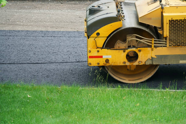 Best Driveway Paving Contractor  in Dixon, IL